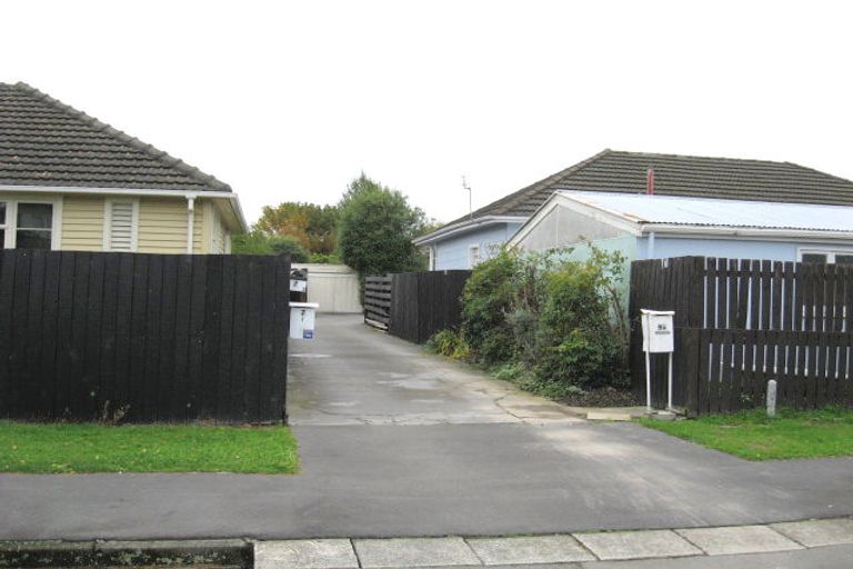 Photo of property in 2/7 Wilmot Street, Northcote, Christchurch, 8052