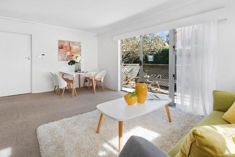 Photo of property in 45 Takahe Road, Titirangi, Auckland, 0604