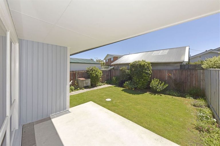 Photo of property in 2/11 Mcfaddens Road, St Albans, Christchurch, 8052