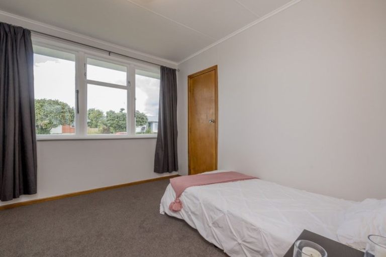 Photo of property in 60 Hinemoa Street, Levin, 5510