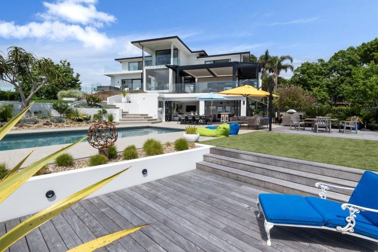 Photo of property in 26 Estuary Views, Shelly Park, Auckland, 2014