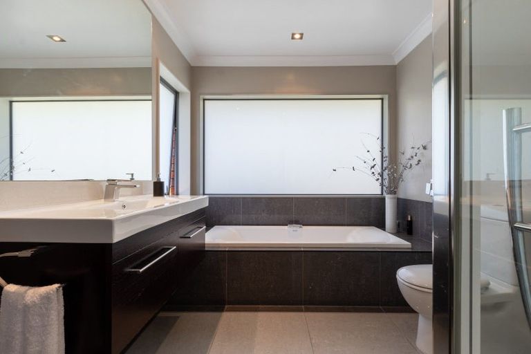 Photo of property in 3 Roydon Lane, Paraparaumu, 5032