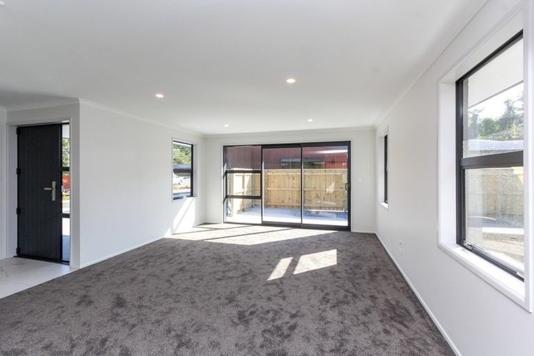 Photo of property in 5 Mackillop Way, Brooklands, New Plymouth, 4310