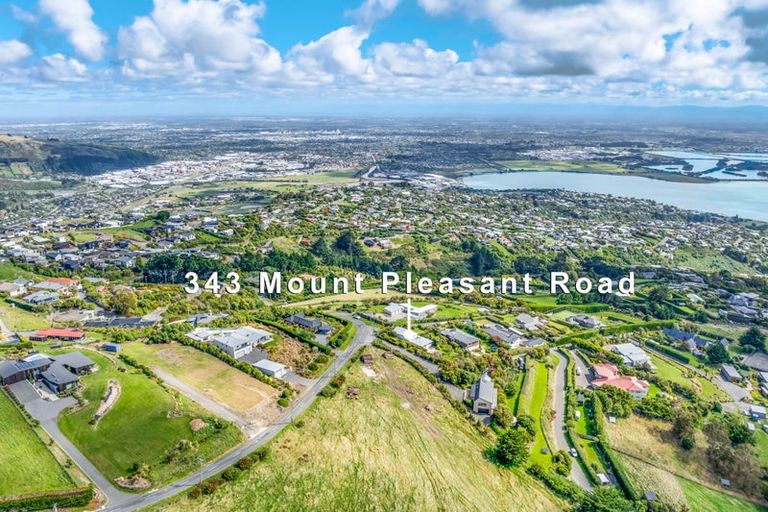 Photo of property in 343 Mount Pleasant Road, Mount Pleasant, Christchurch, 8081