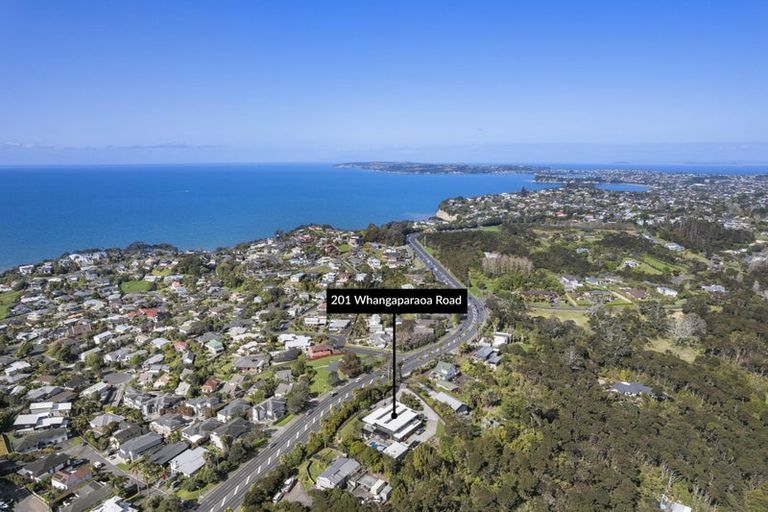Photo of property in 201 Whangaparaoa Road, Red Beach, 0932