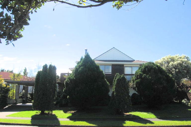 Photo of property in 5 Lewisham Street, Highland Park, Auckland, 2010