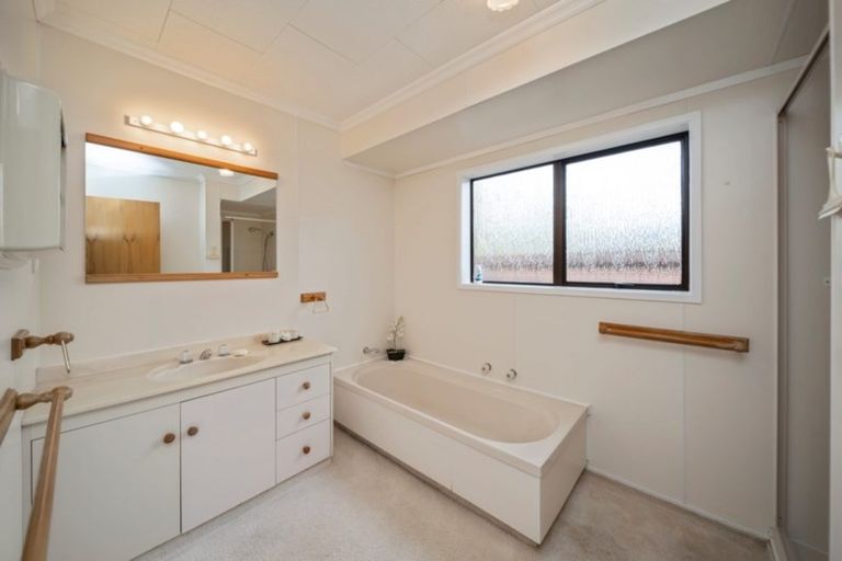 Photo of property in 6a Cornwall Street, Brooklands, New Plymouth, 4310