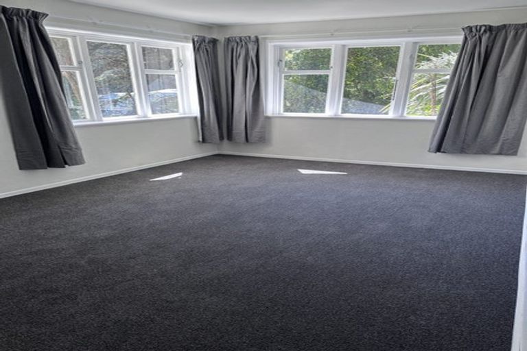 Photo of property in 2/20 Saint Michaels Crescent, Kelburn, Wellington, 6012