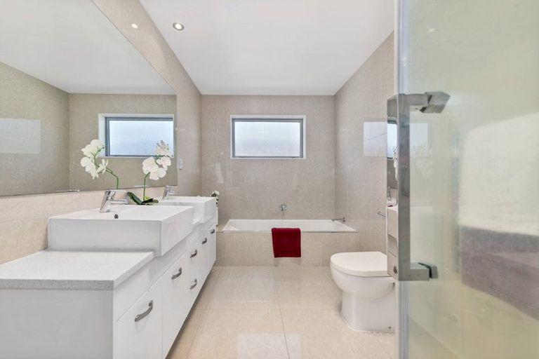 Photo of property in 35 Clady Drive, Flat Bush, Auckland, 2019