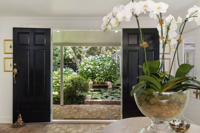 Photo of property in 49b Roland Road, Greenhithe, Auckland, 0632