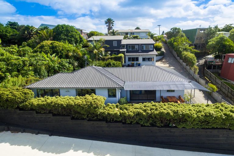 Photo of property in 24 Edgerton Road, Te Atatu Peninsula, Auckland, 0610