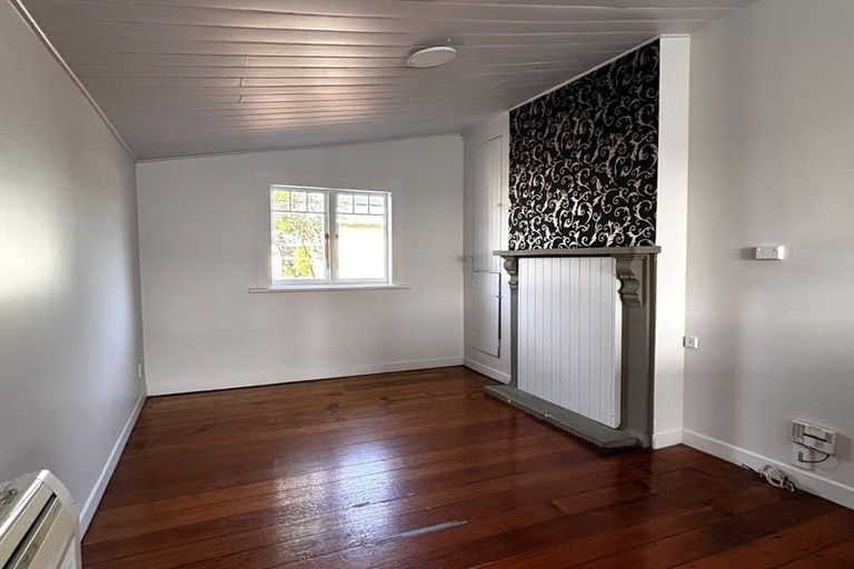 Photo of property in 27 Second Avenue, Avenues, Whangarei, 0110