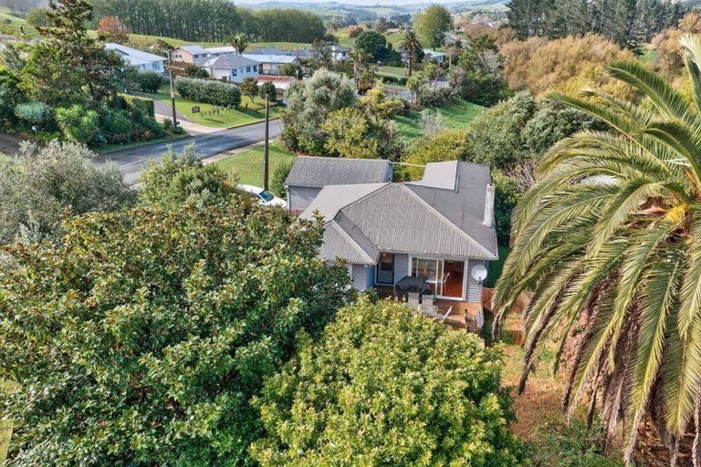 Photo of property in 17 Bickerstaffe Road, Maungaturoto, 0520