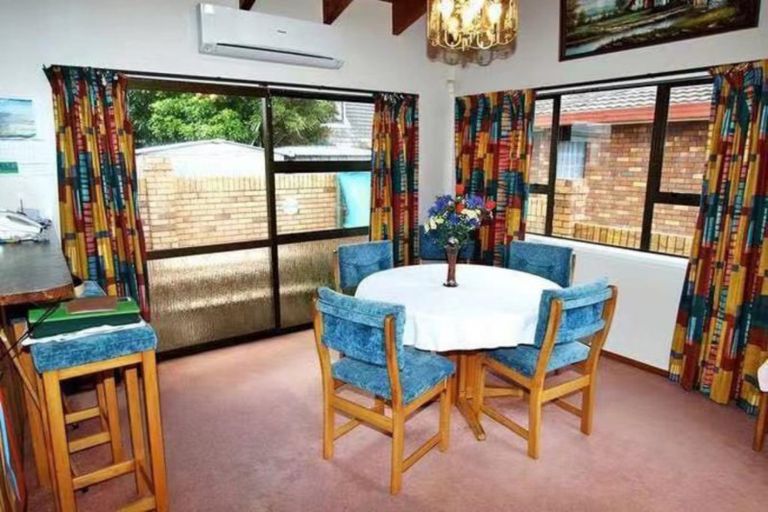 Photo of property in 10 Westpark Drive, West Harbour, Auckland, 0618