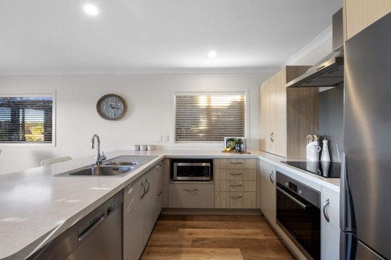 Photo of property in 3 Lakeview Quay, Pyes Pa, Tauranga, 3112