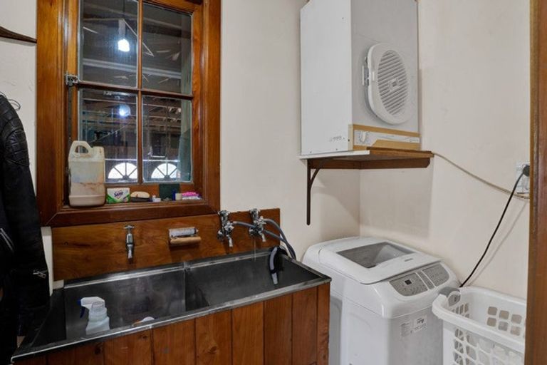 Photo of property in 100 Conway Road, Eltham, 4322