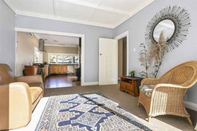 Photo of property in 1/18 Gill Avenue, Te Atatu Peninsula, Auckland, 0610