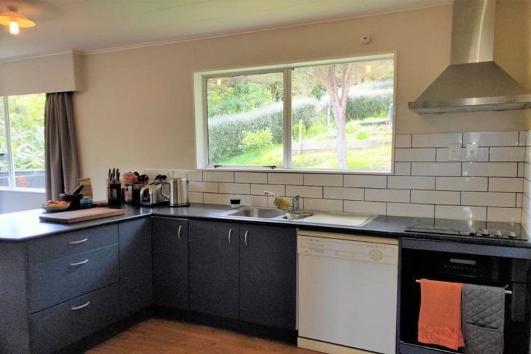 Photo of property in 25 Pencarrow Crescent, Wainuiomata, Lower Hutt, 5014