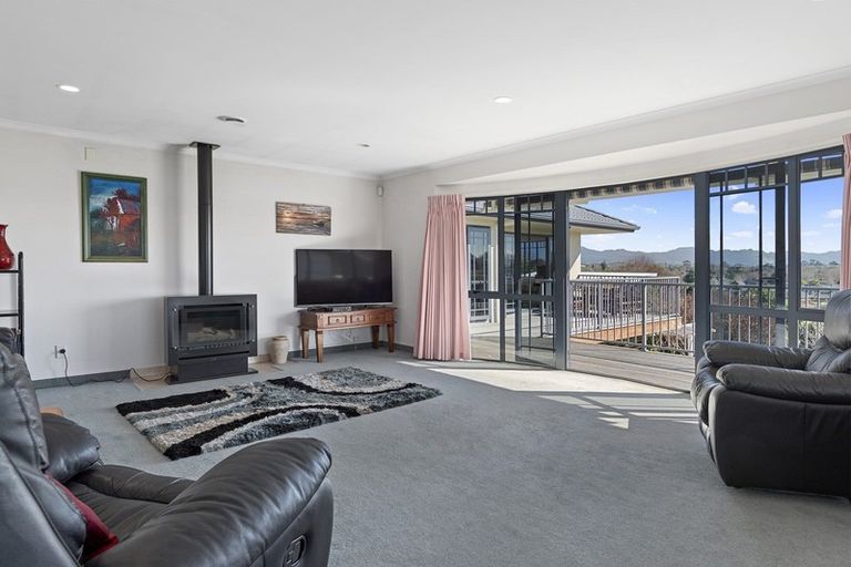 Photo of property in 28 Margaret Drive, Omokoroa, 3114