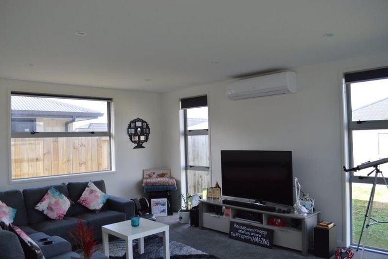 Photo of property in 15 Furlong Road, Papamoa, 3118