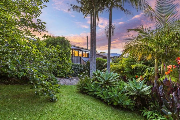 Photo of property in 14 Laika Avenue, Ti Point, Warkworth, 0985