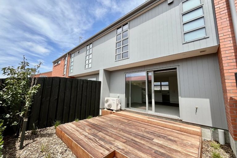 Photo of property in 2/94 Mathesons Road, Phillipstown, Christchurch, 8011