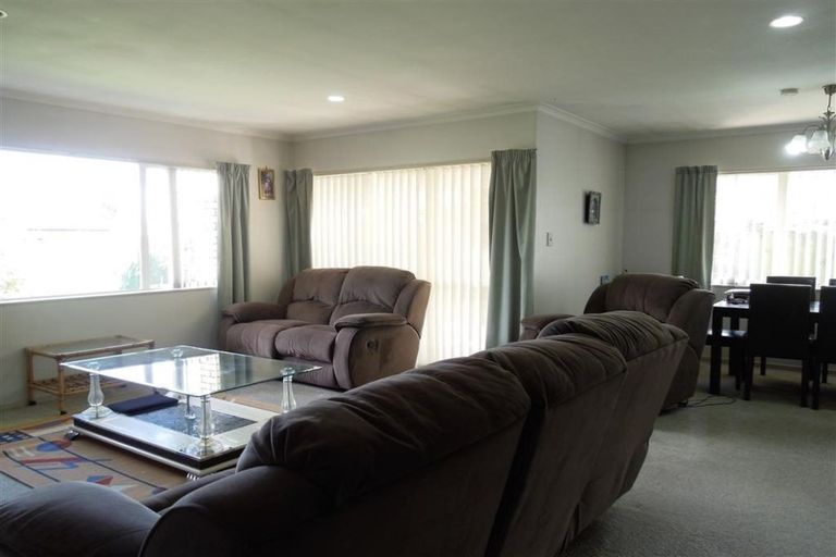 Photo of property in 72 Milson Drive, Papakura, 2110