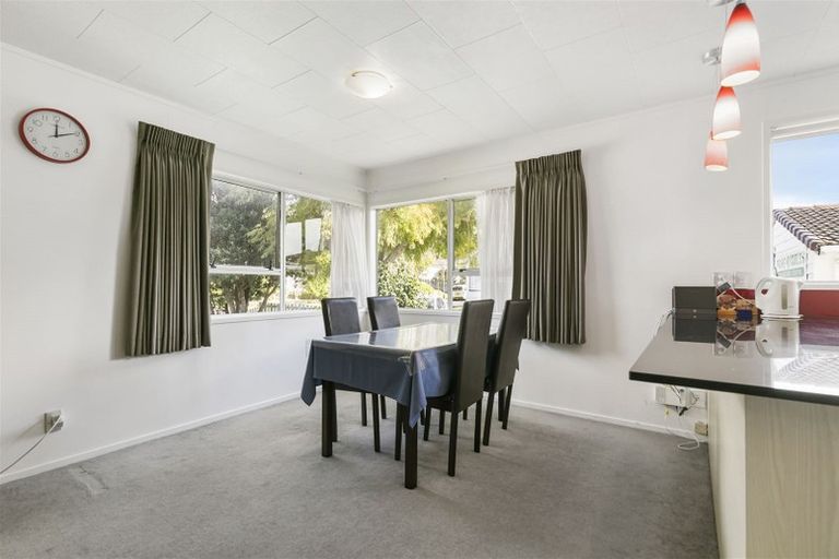 Photo of property in 25 Glennandrew Drive, Half Moon Bay, Auckland, 2012
