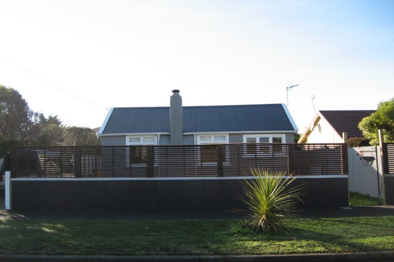 Photo of property in 21 Howe Street, New Brighton, Christchurch, 8083