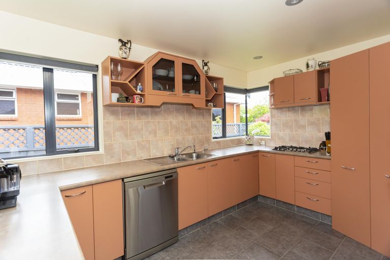 Photo of property in 2 Berkley Place, Oamaru North, Oamaru, 9400