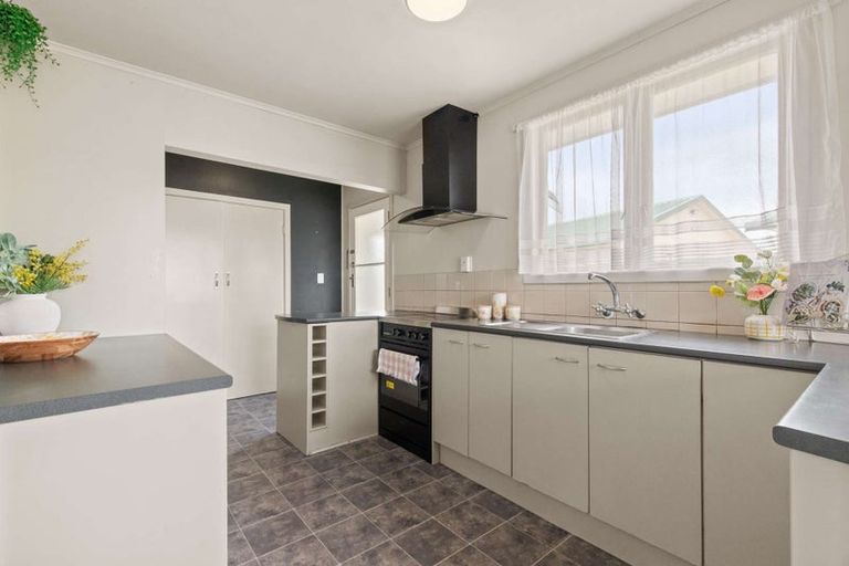 Photo of property in 15 Sunrise Avenue, Owhata, Rotorua, 3010