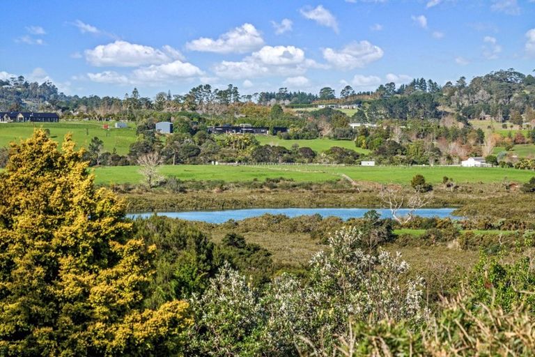 Photo of property in 109-111 Whangaparaoa Road, Red Beach, 0932