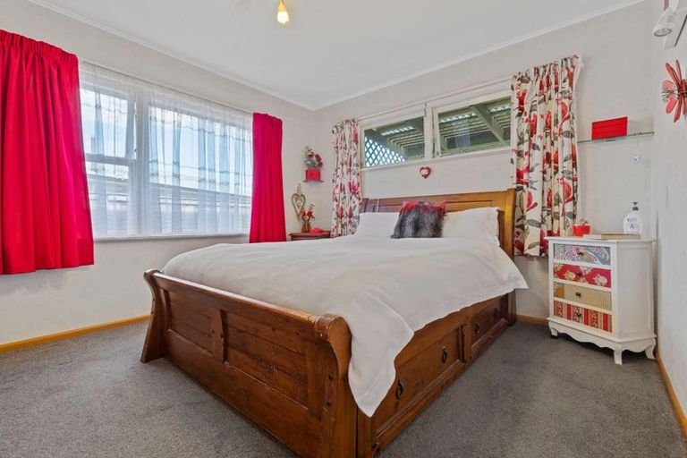 Photo of property in 50 Collins Road, Melville, Hamilton, 3206