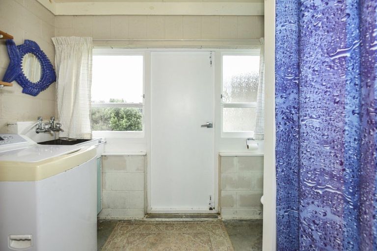 Photo of property in 11 Moana Drive, Mahia, 4198