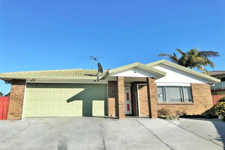 Photo of property in 66 Robert Ross Place, Clendon Park, Auckland, 2103