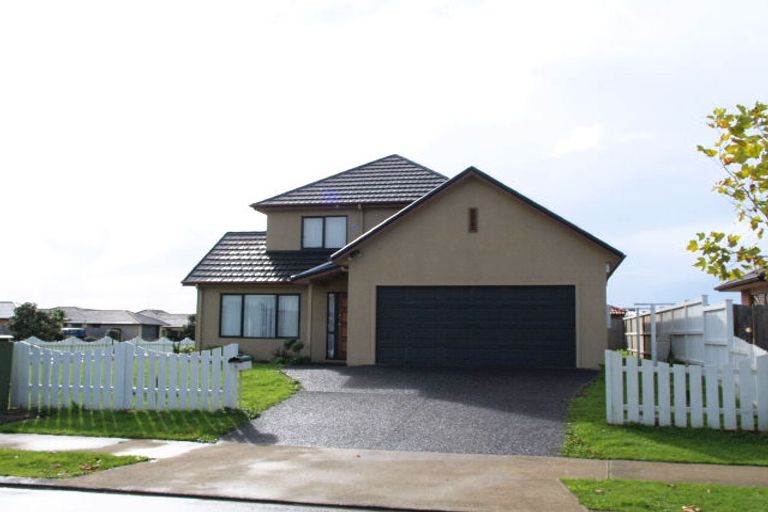 Photo of property in 2 Erne Crescent, East Tamaki, Auckland, 2016