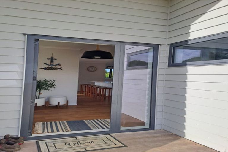 Photo of property in 39 Shoal Beach Road, Aramoana, Omakere, 4271