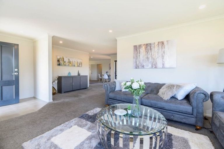 Photo of property in 1 Barwick Place, Stanmore Bay, Whangaparaoa, 0932