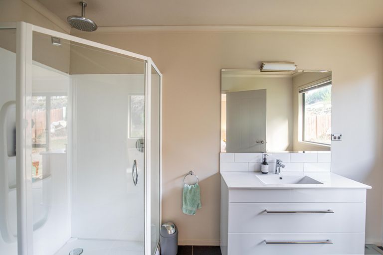 Photo of property in 44 Shields Street, Clyde, 9330