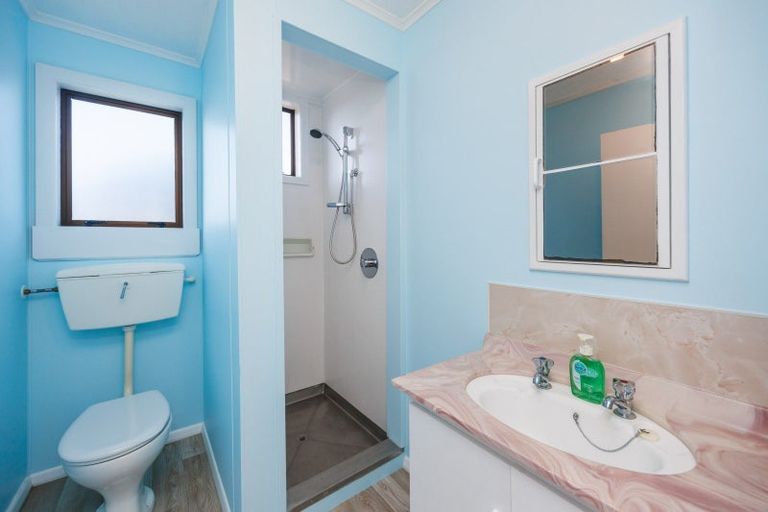 Photo of property in 1 Warren Street, Foxton Beach, Foxton, 4815