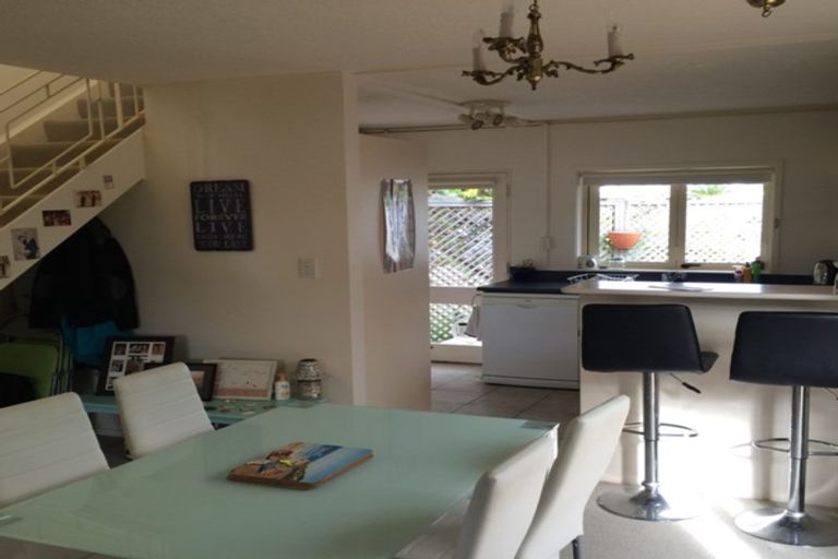 Photo of property in 3/28 Wolsley Avenue, Milford, Auckland, 0620