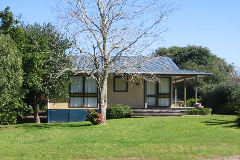 Photo of property in 82 Oyster Drive, Cooks Beach, Whitianga, 3591