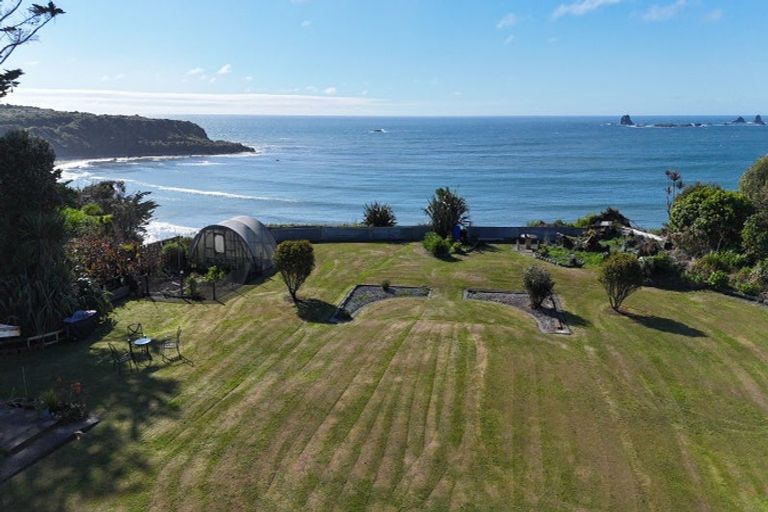 Photo of property in 48 Lighthouse Road, Cape Foulwind, Westport, 7892