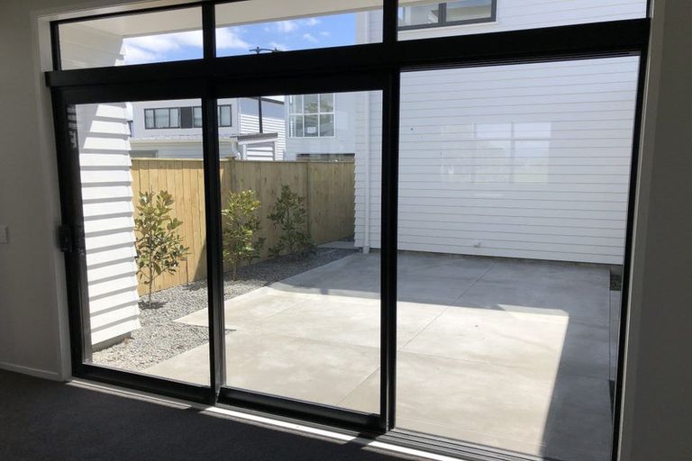 Photo of property in 11/15 Scott Road, Hobsonville, Auckland, 0616