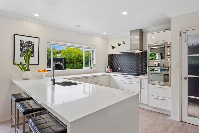 Photo of property in 7 Ngarara Road, Waikanae, 5036