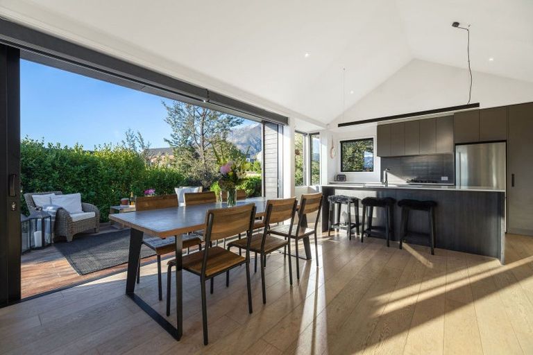 Photo of property in 1 Parera Lane, Jacks Point, Queenstown, 9371