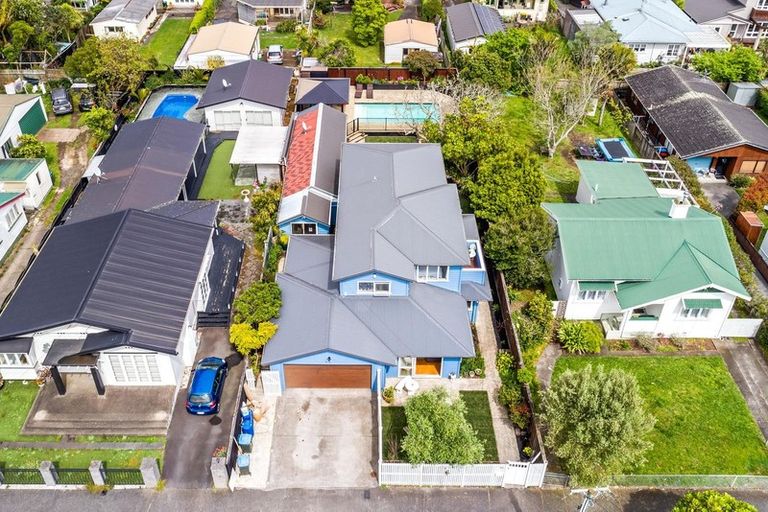 Photo of property in 42 Moa Road, Point Chevalier, Auckland, 1022
