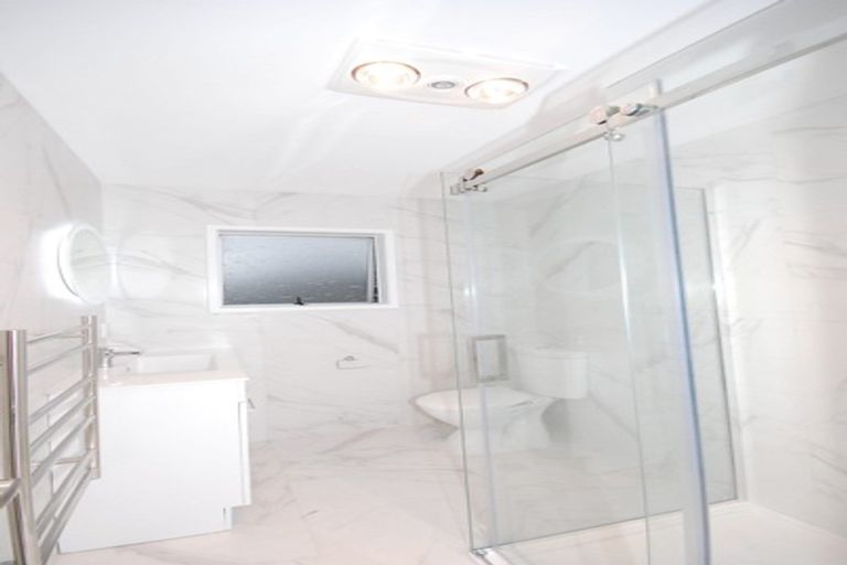 Photo of property in 2/19 Fortunes Road, Half Moon Bay, Auckland, 2012