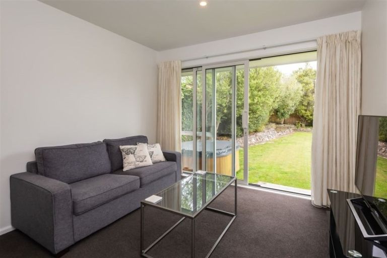 Photo of property in 28 Woodford Terrace, Ilam, Christchurch, 8053