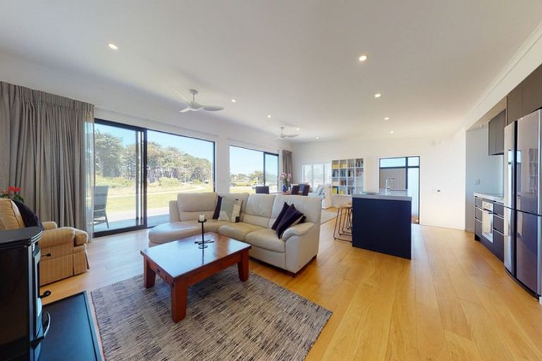 Photo of property in 2 Carter Crescent, Foxton Beach, Foxton, 4815